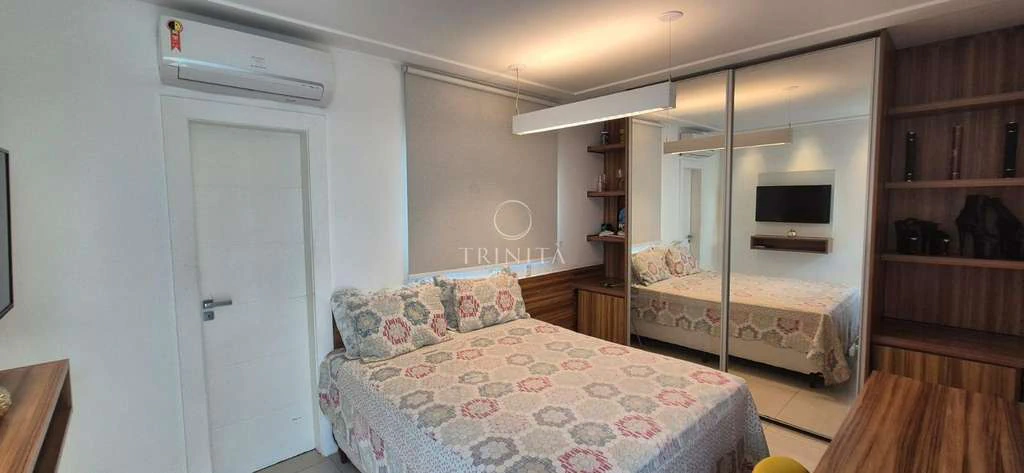 Furnished apartment with 4 en-suite bedrooms and balcony — photo 5