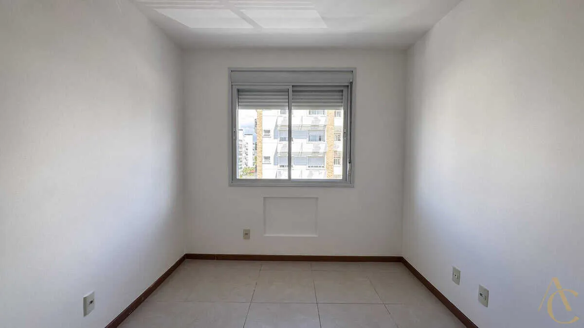 Furnished 129 m² apartment with 3 bedrooms and 1 parking space — photo 15