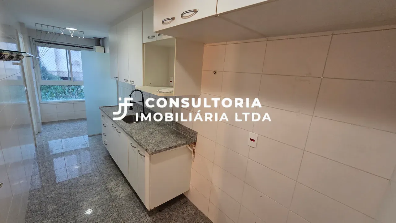 Квартира 99 м² з гардеробною та заскленим балконом — photo 2