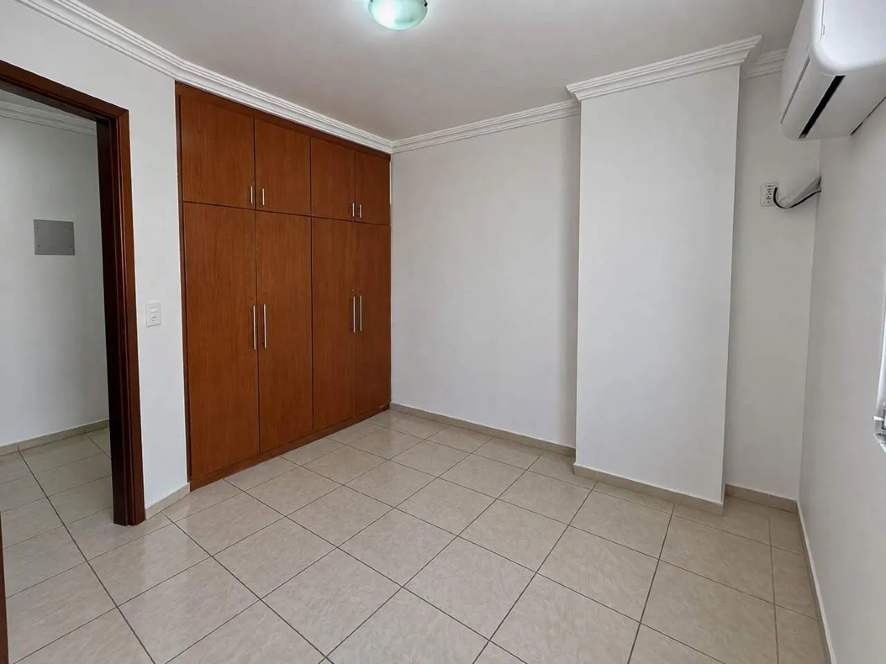 Мебльована квартира 56 м² з 2 кімнатами й 1 паркомісцем — photo 6