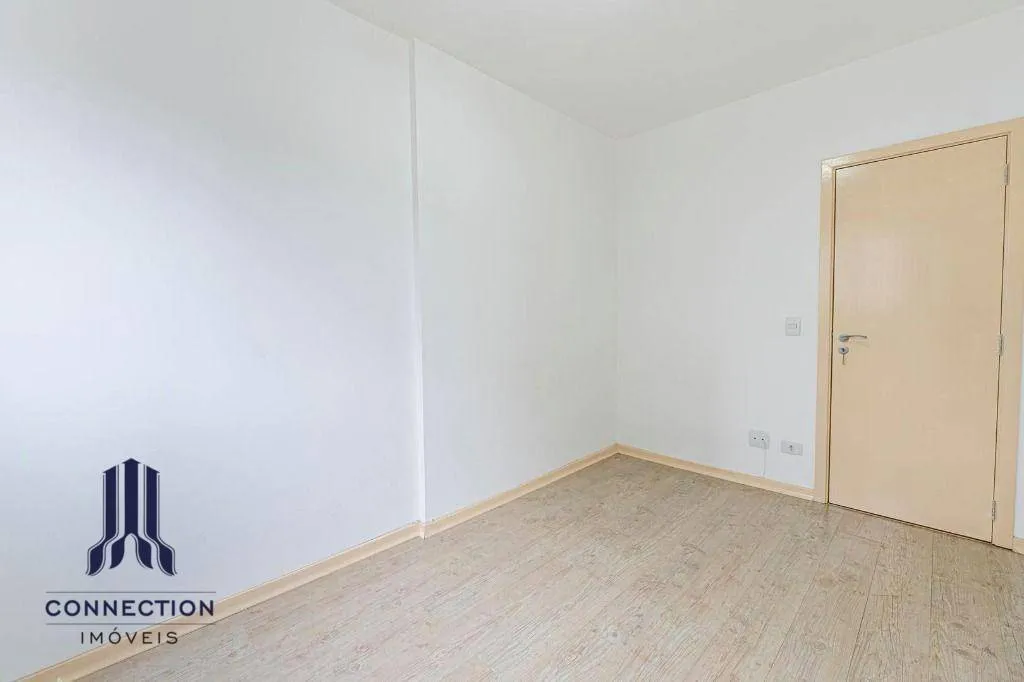 Furnished 2-bedroom apartment with open-plan gas kitchen — photo 14