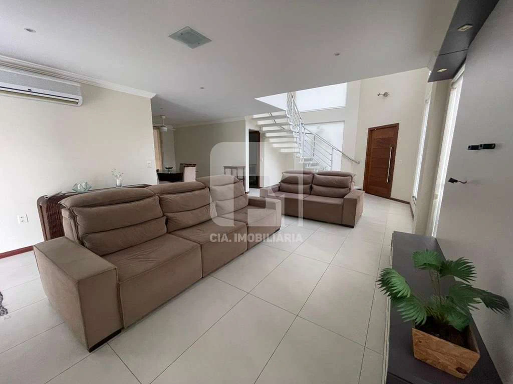 Casa de 4 quartos em condomínio fechado com 200 m² — photo 2