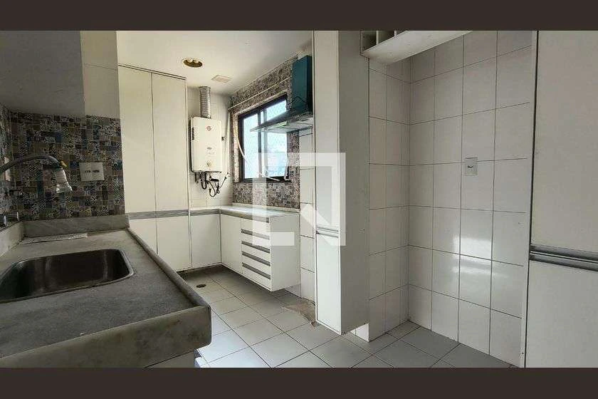 Cobertura de 220 m² com 3 suítes e 2 vagas