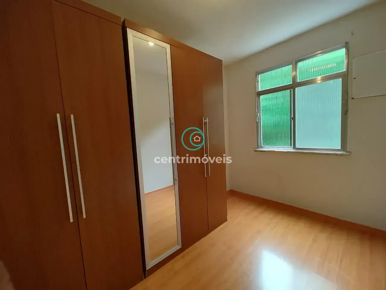 Wood or laminate floors in a 2-bedroom apartment, 50 m² — photo 23