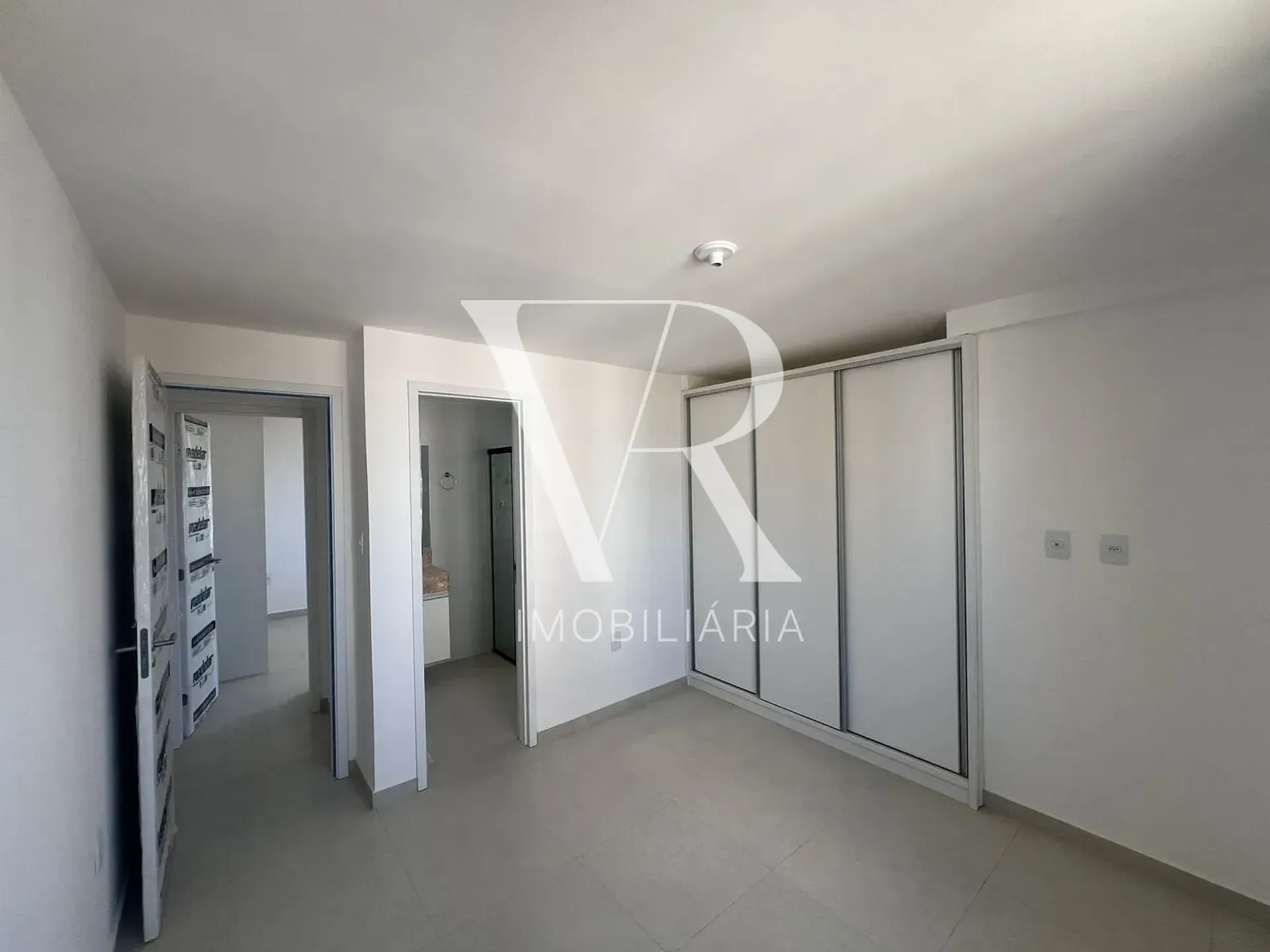 3-bedroom apartment with a suite and 2 parking spots — photo 7
