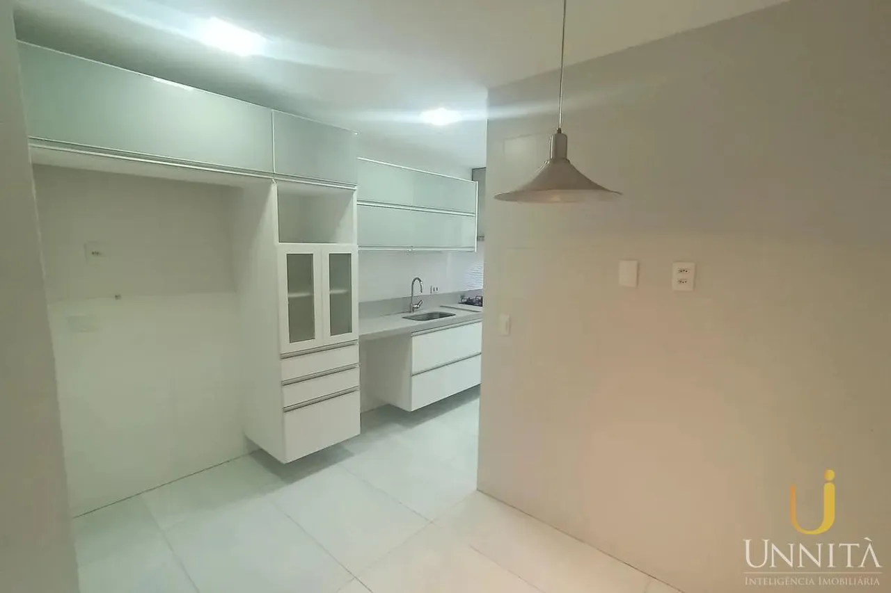 3-bedroom apartment with integrated kitchen and balcony — photo 2