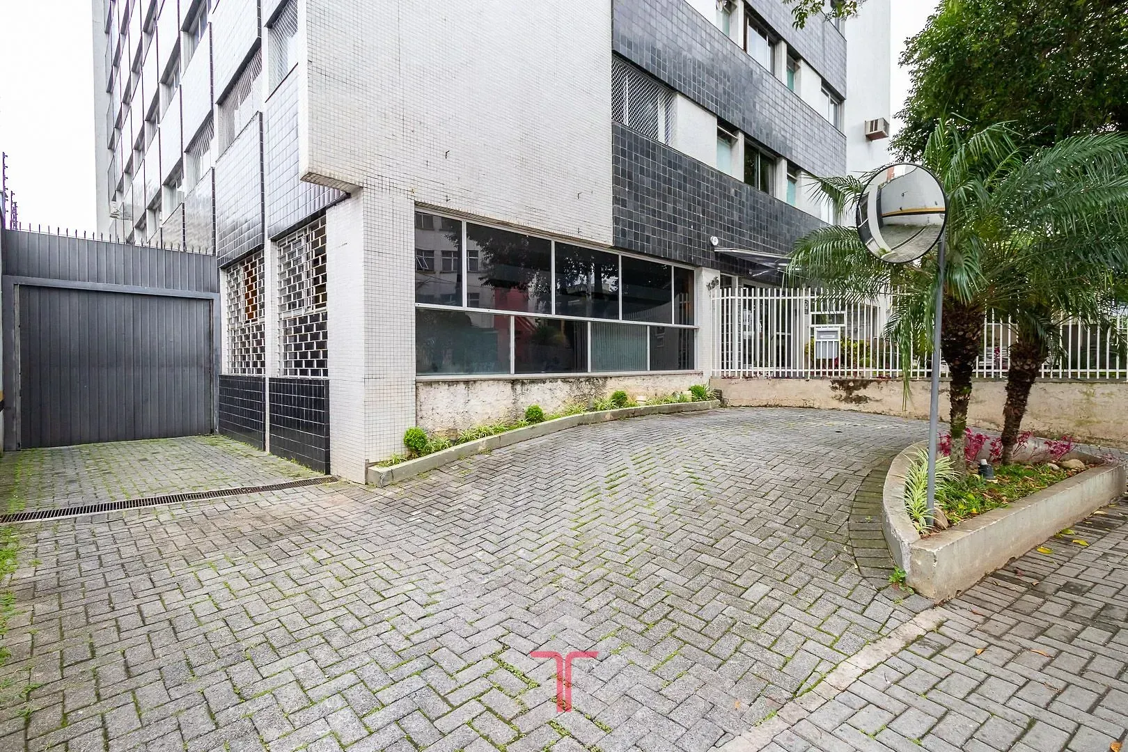 Furnished 33 m² apartment with 1 bedroom and 1 bathroom — photo 17