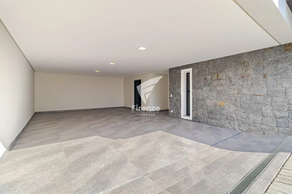 Furnished house with 4 bedrooms and 320 m² — photo 53