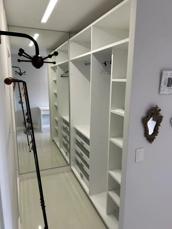 179 m² furnished apartment with 3 en-suites and 4 baths — photo 16