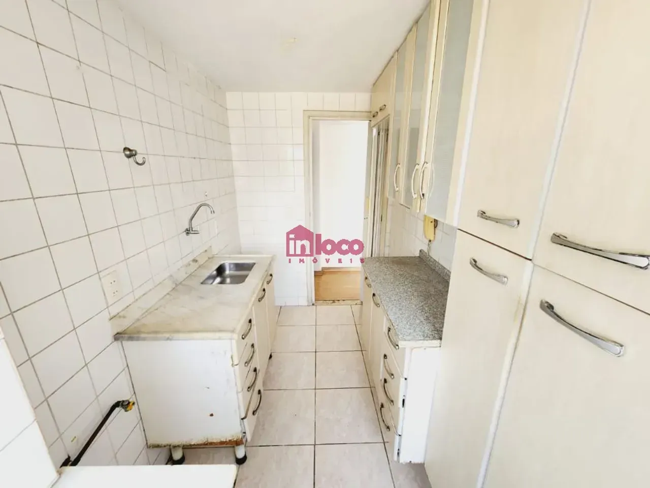 2-bedroom apartment with a separate, closed kitchen — photo 6