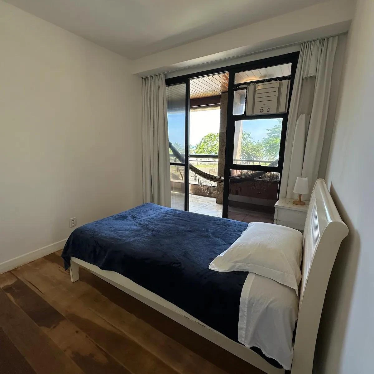 Furnished 144 m² apartment with 4 bedrooms — photo 10