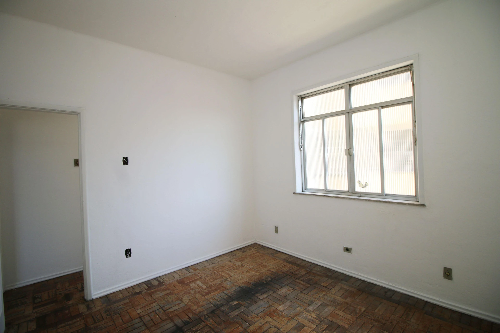 2-bedroom apartment with 1 bathroom and no parking — photo 18