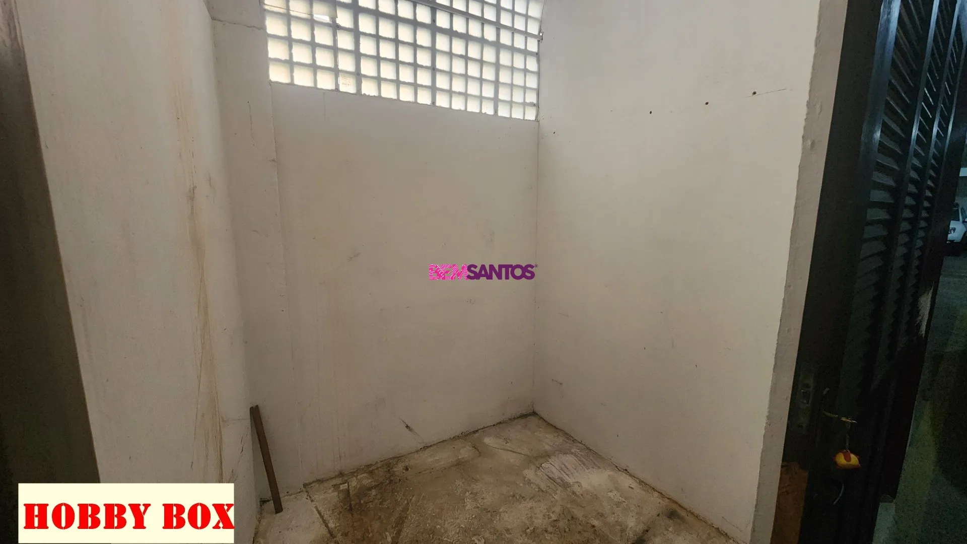 Furnished 4-bedroom apartment with a balcony — photo 20
