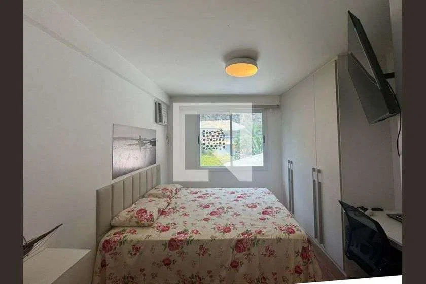 Floor-to-ceiling windows in a 6-bedroom house, 290 m² — photo 17