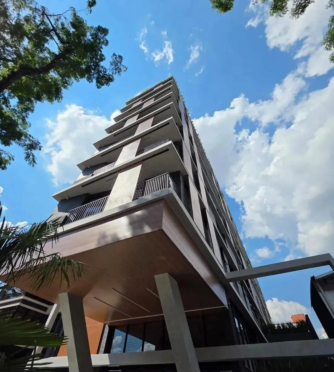 Glass-enclosed balcony in a one-bedroom apartment, 26 m² — photo 10