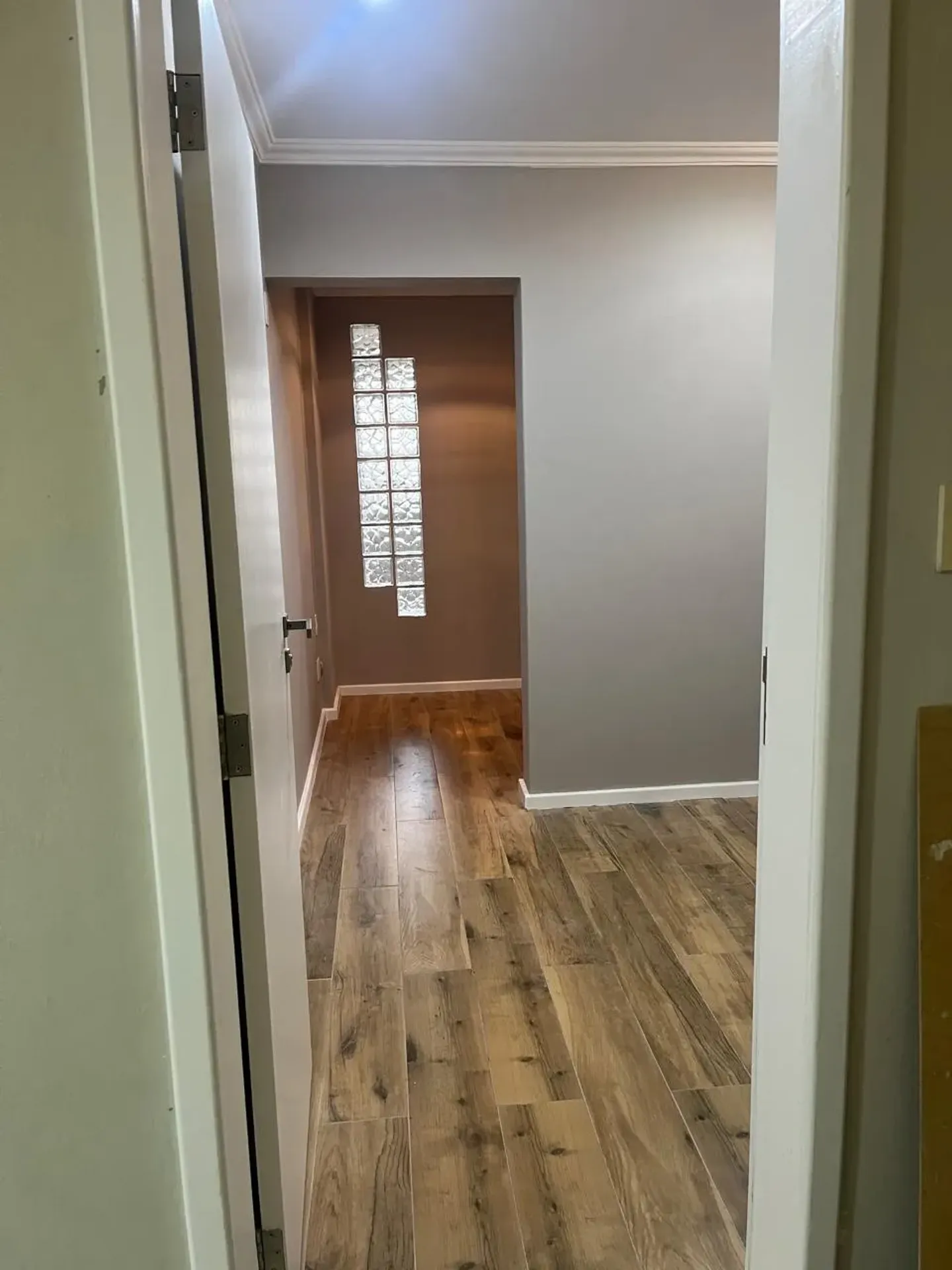 Apartment, 58 m², with wood or laminate floors — photo 14