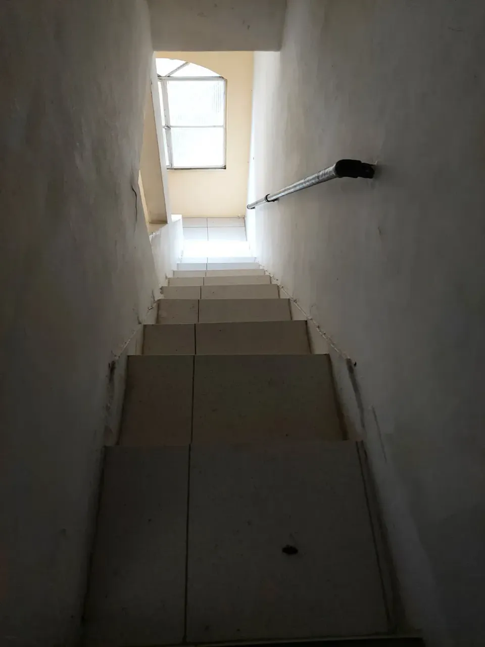 House with no parking, 2 bedrooms, electric shower — photo 7