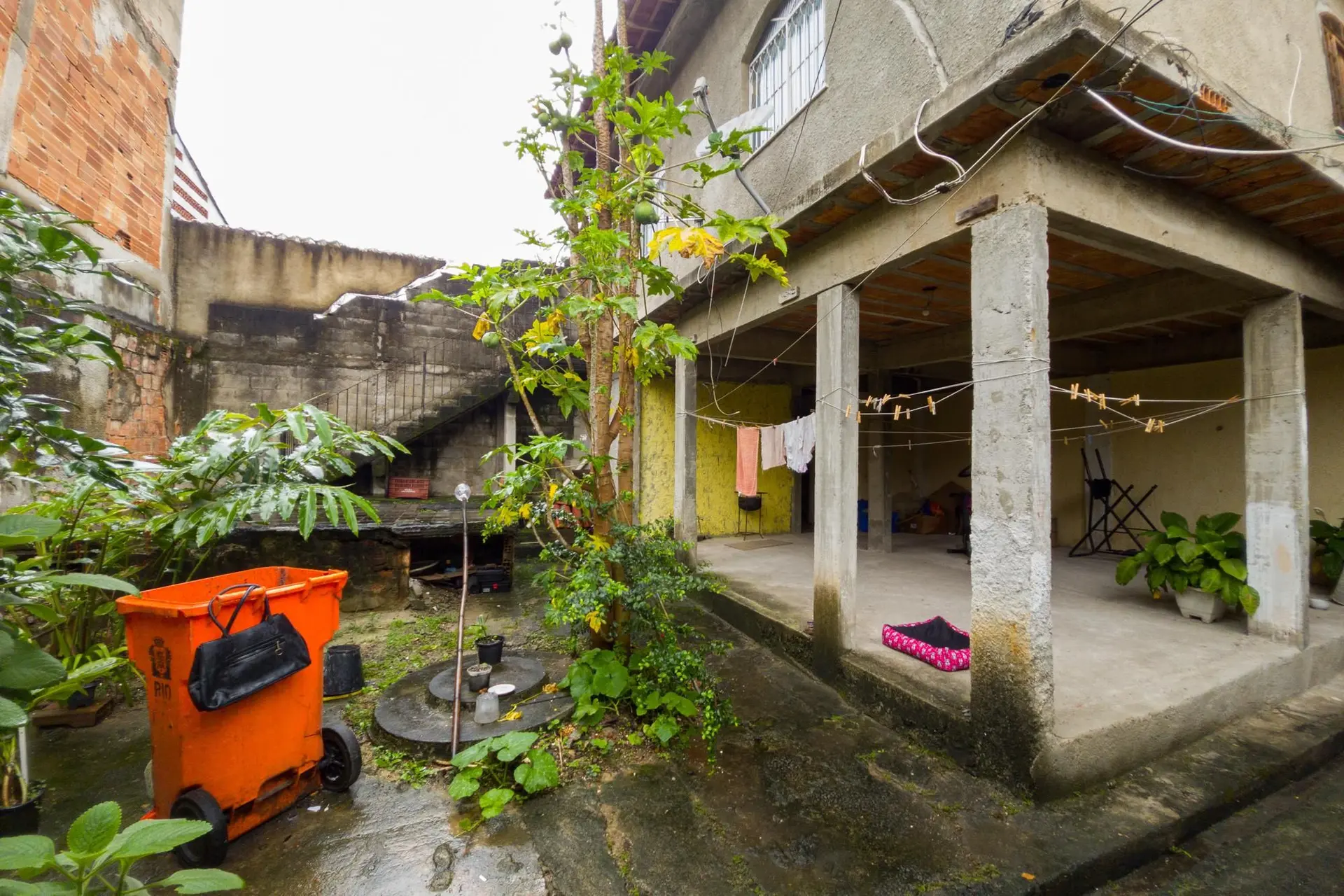 360 m² house with a home office and a garden — photo 53