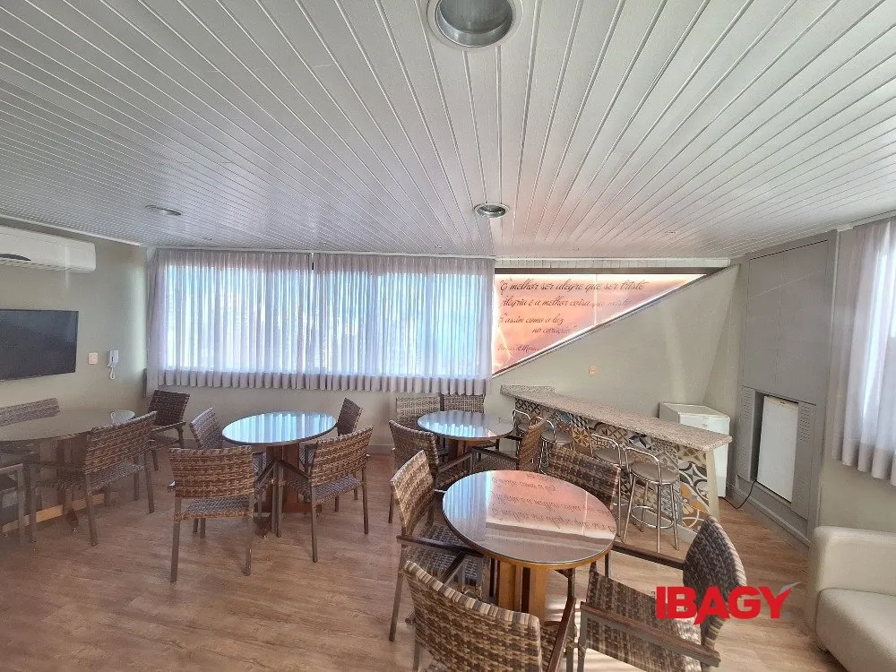 Apartamento de 4 dormitorios con 135 m² y 1 suite — photo 11