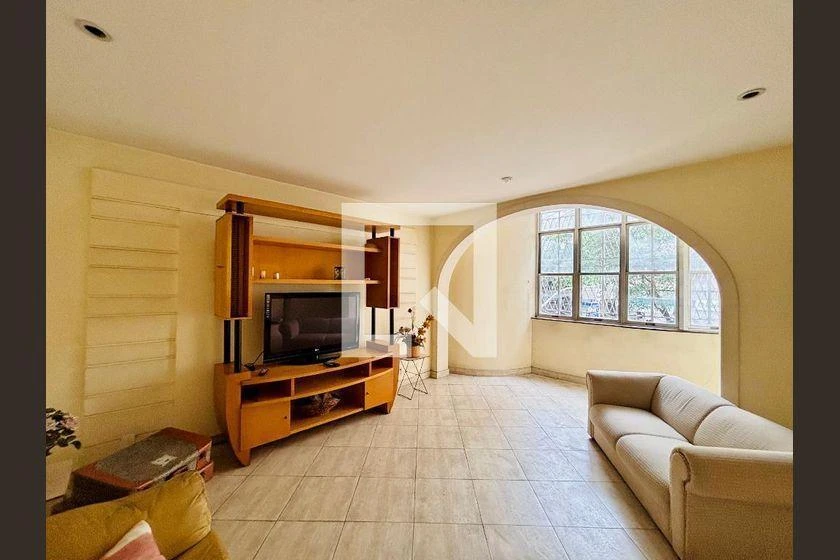 230 m² apartment with a bathtub and a home office — photo 5
