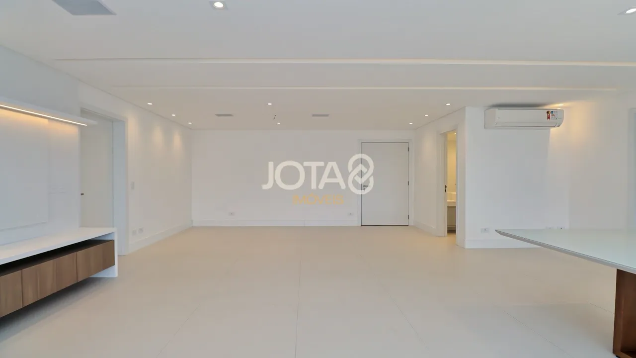 Apartment with 3 en-suite bedrooms 266 m² and parking — photo 9