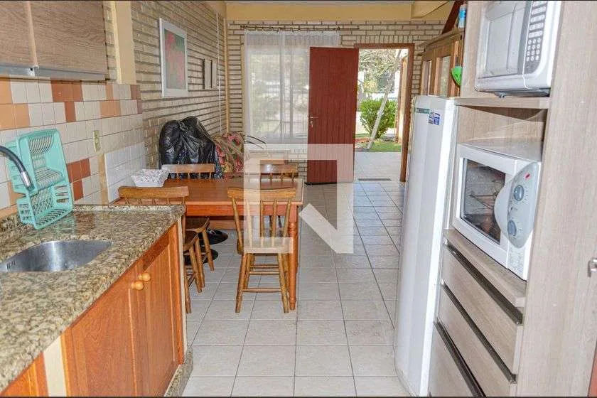 Furnished 2-bedroom, 81 m² house in Florianópolis — photo 23