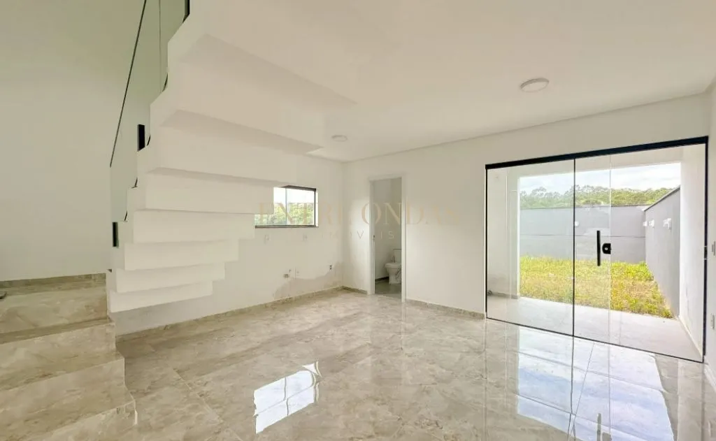 3-bedroom house with a mountain view in Florianópolis — photo 23