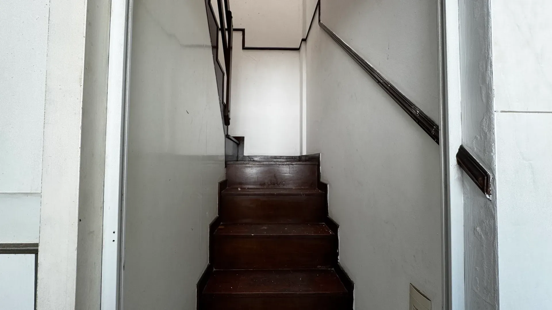 Duplex home with 8 bedrooms, 3 en-suites, 469 m² — photo 33