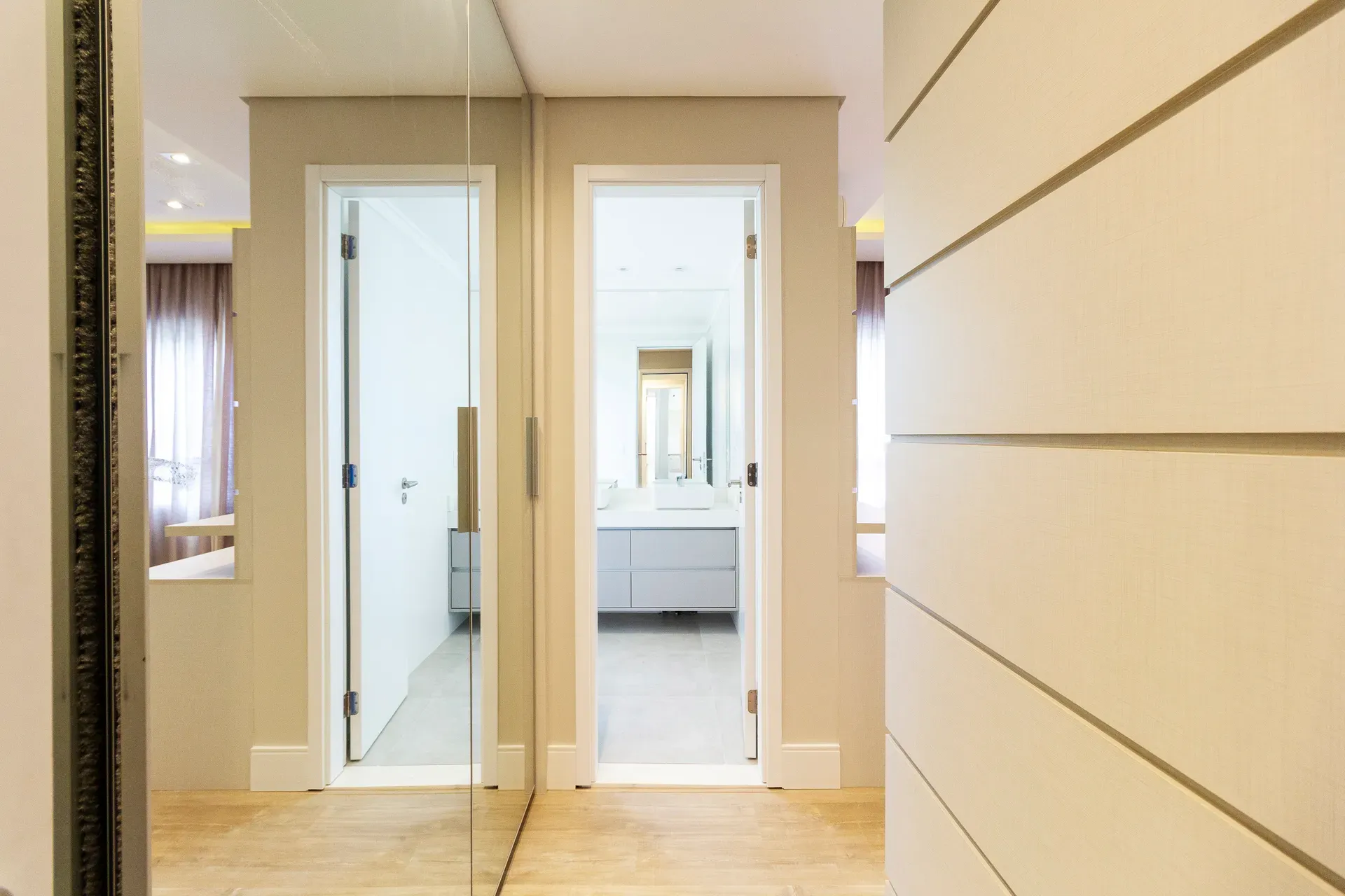 Unfurnished 4-bedroom apartment with 5 bathrooms — photo 70