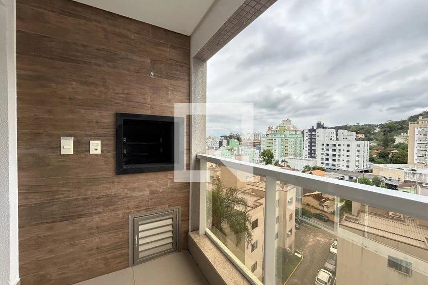 Rental apartment with 2 bedrooms and a balcony