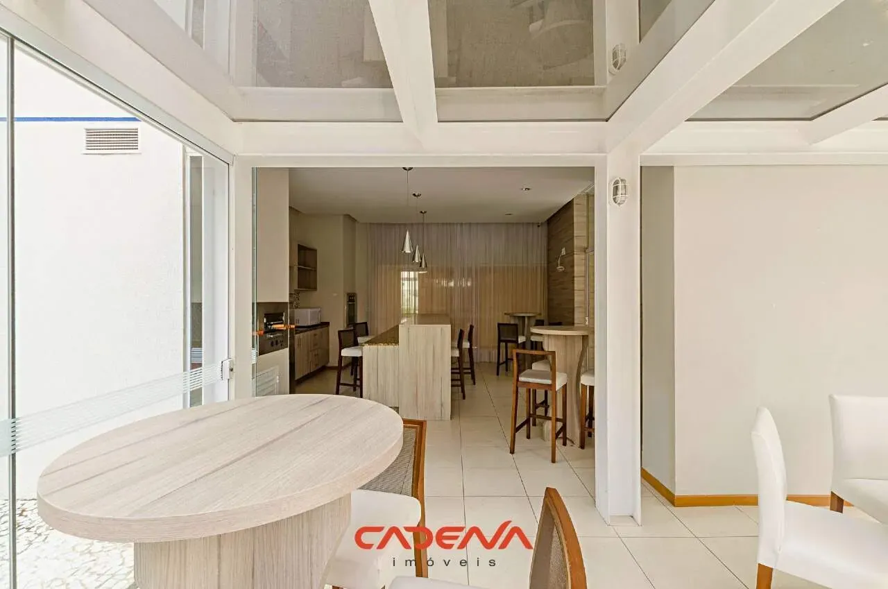 Furnished 1-bedroom apartment with open-plan kitchen — photo 13