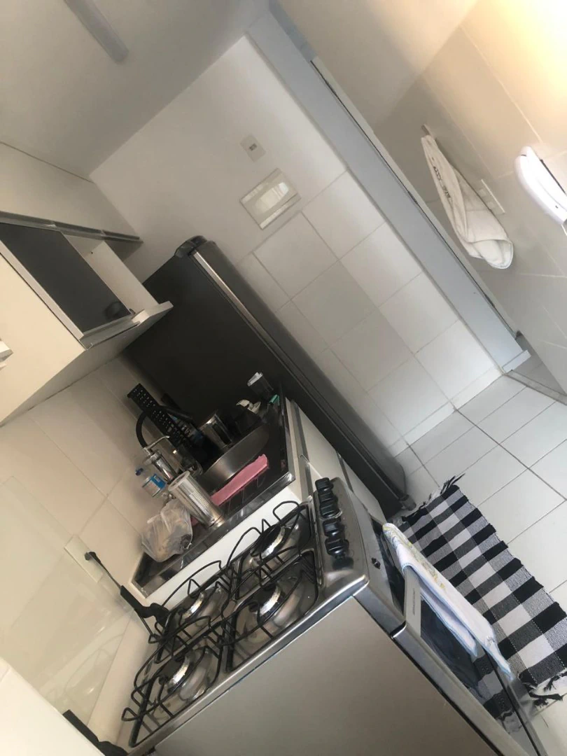 Furnished 2-bedroom apartment with an en-suite — photo 2