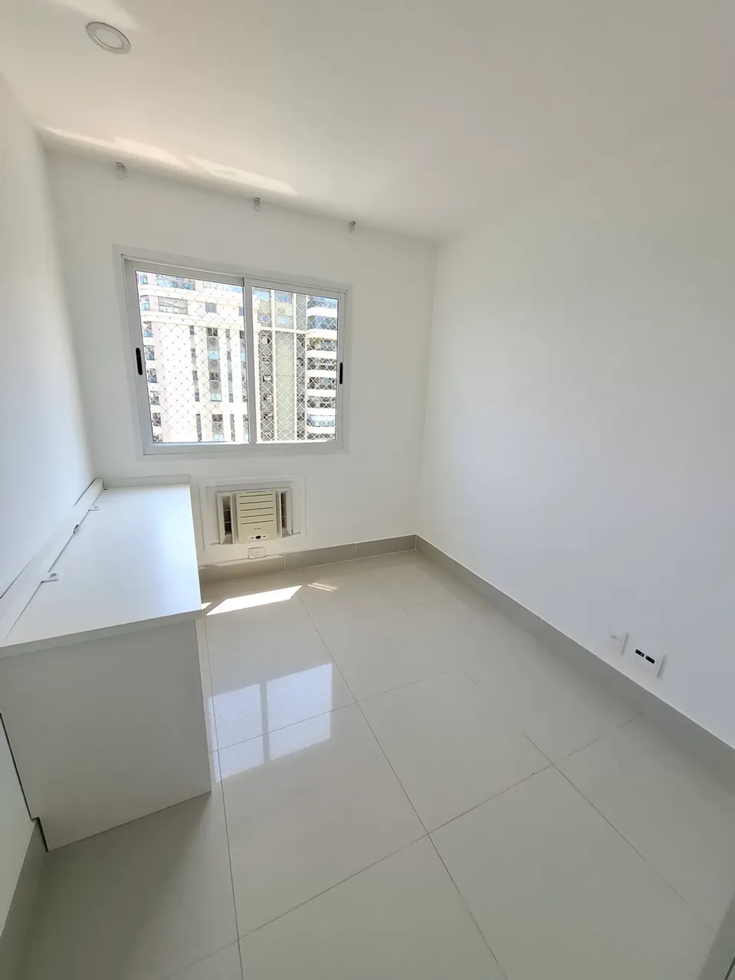 Apartment, 122 m², with a glass-enclosed balcony — photo 10