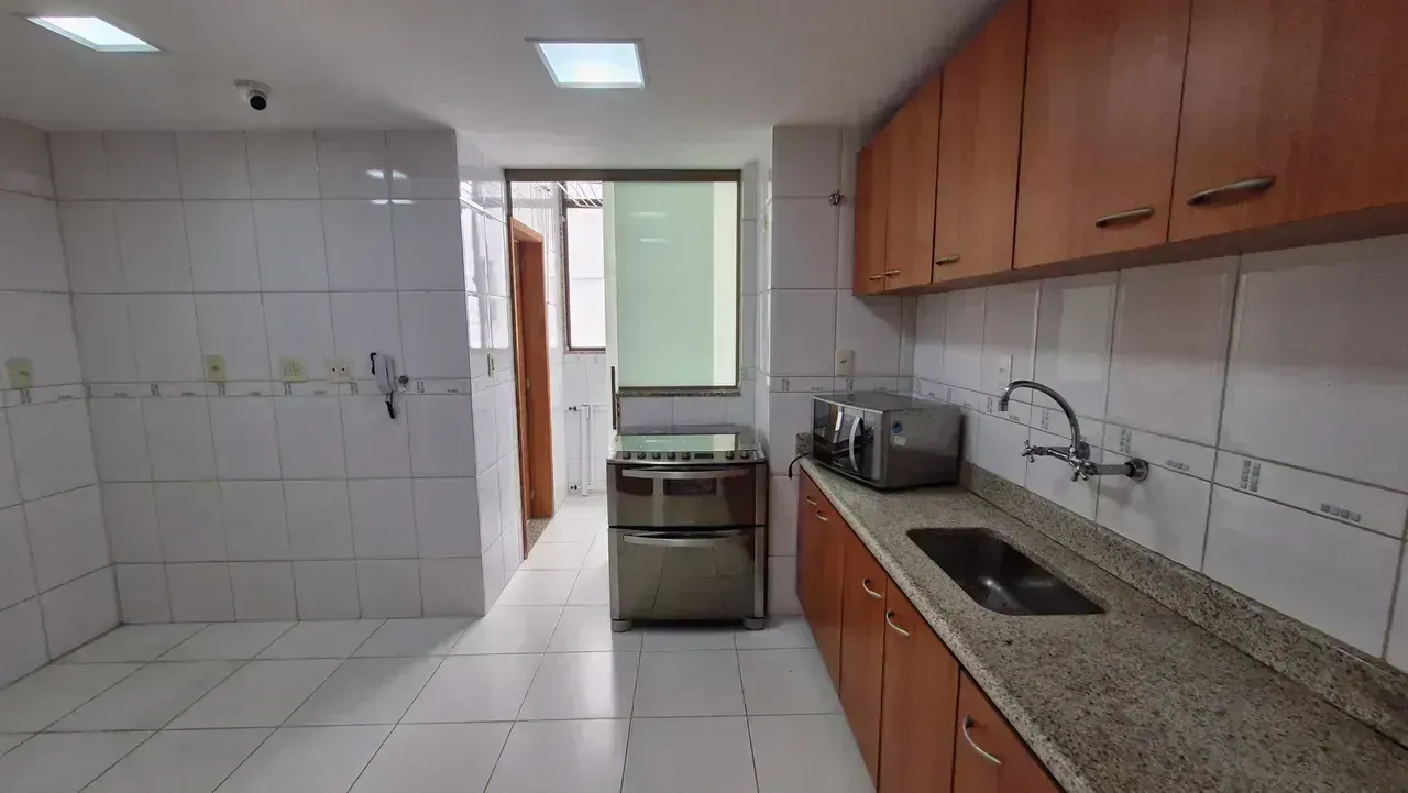 Apartment with a closed kitchen and 3 bedrooms — photo 9