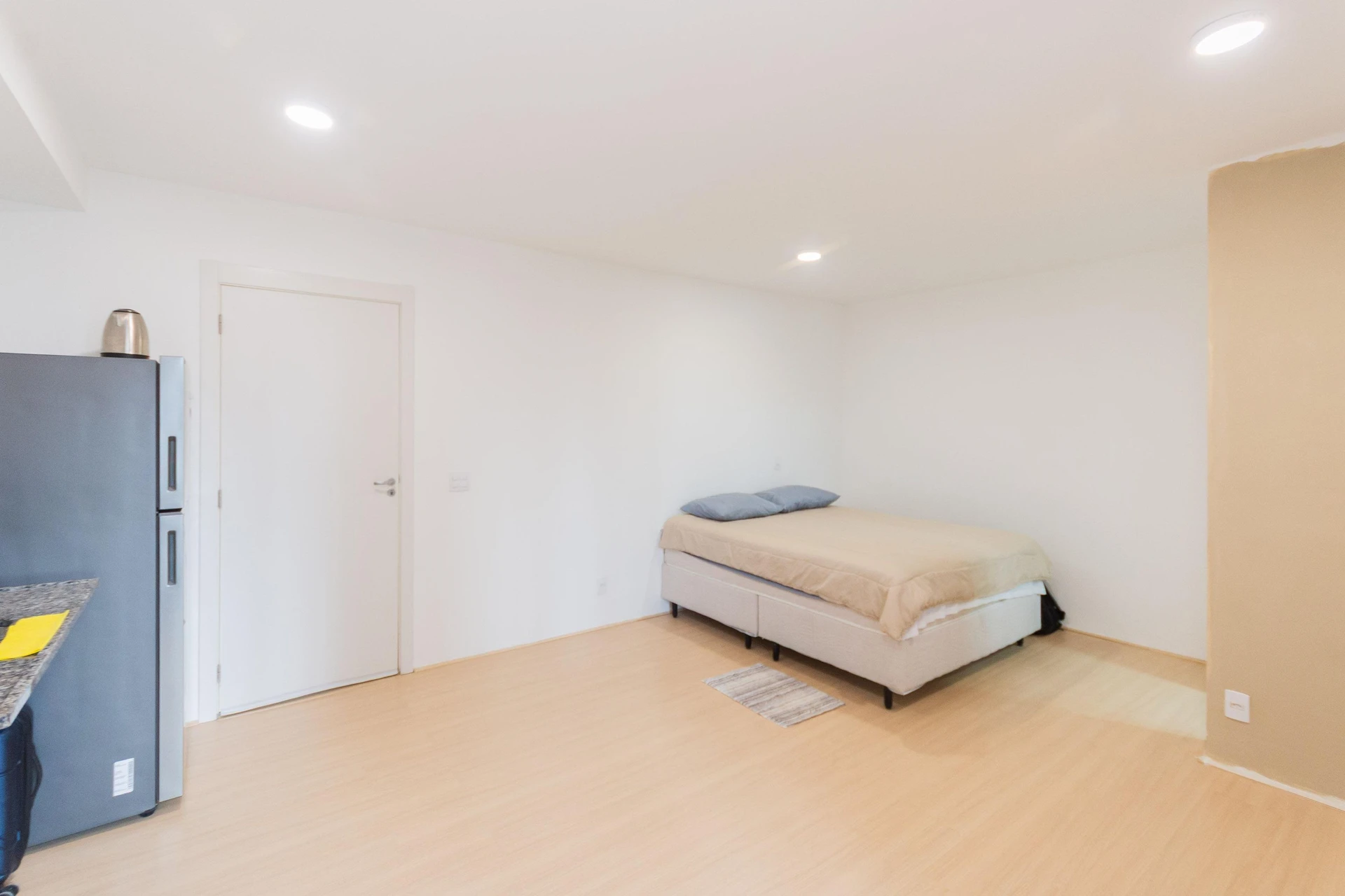 Studio mobiliado sem vaga, com 1 quarto e varanda — photo 16