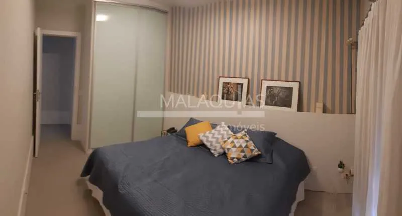 1-bedroom apartment with enclosed kitchen and balcony — photo 5