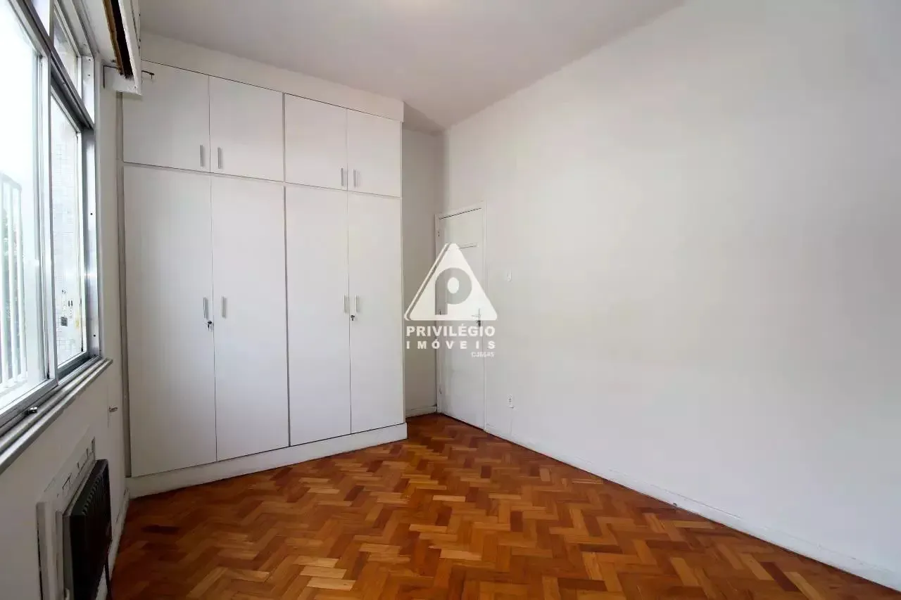 Деревянный пол или ламинат и 2 спальни: квартира 84 м² — photo 4