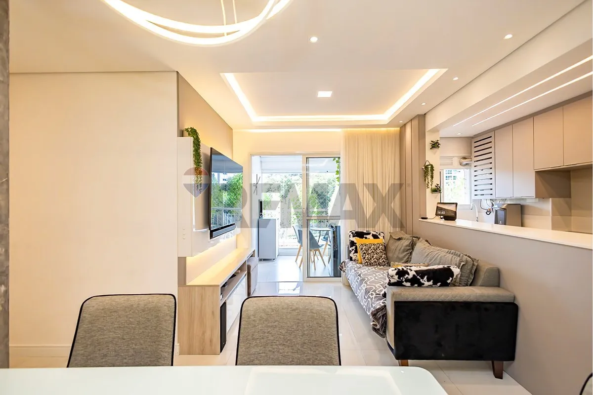 Glass-enclosed balcony in a 2-bedroom apartment, 69 m² — photo 24