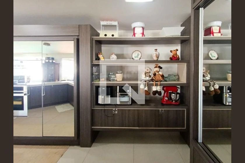 Casa mobiliada com 5 quartos e 5 banheiros, 500 m² — photo 27