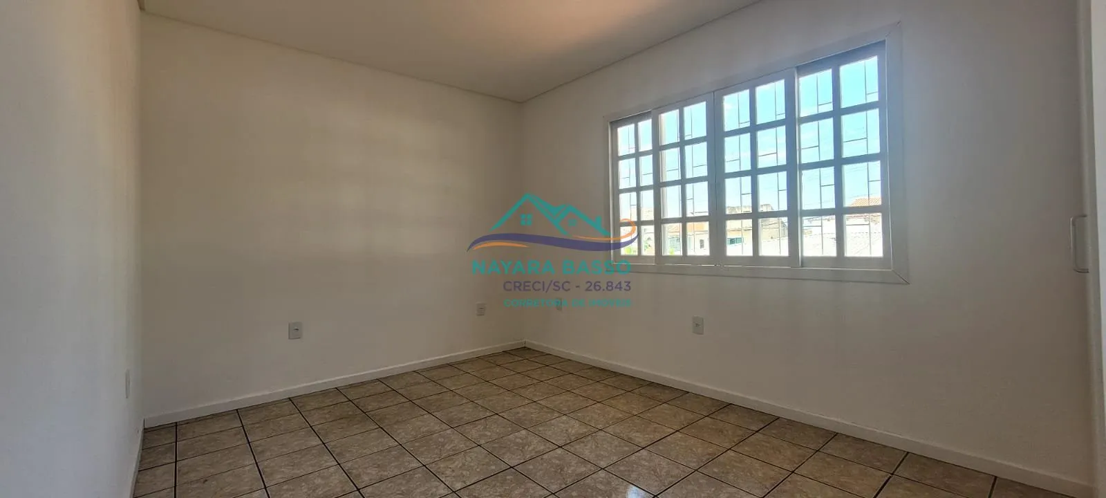 4-bedroom house with a connected open-plan kitchen — photo 17