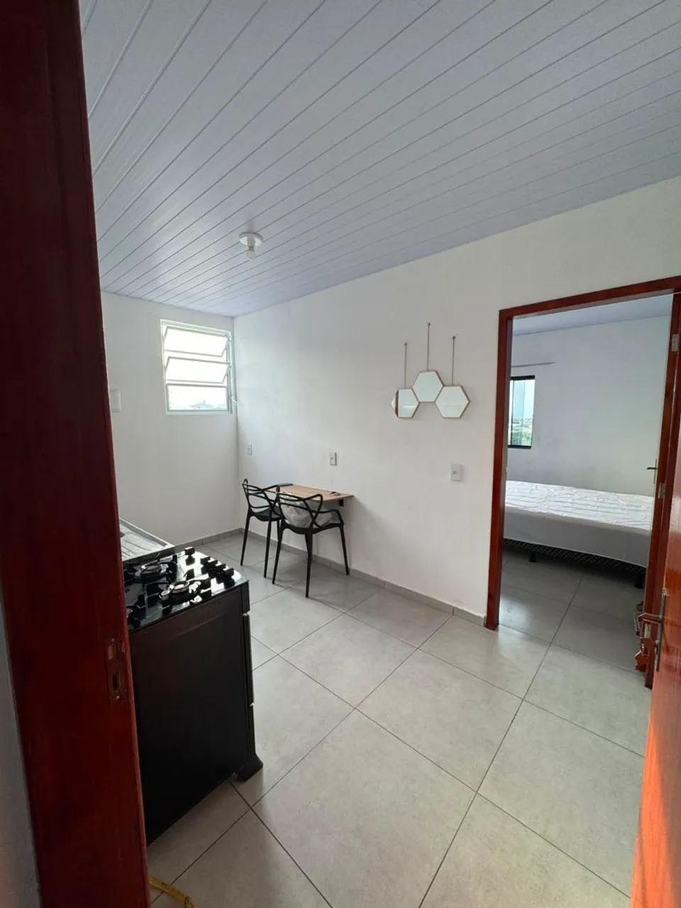 Unfurnished studio with no parking, gas stove and 1 bath — photo 8
