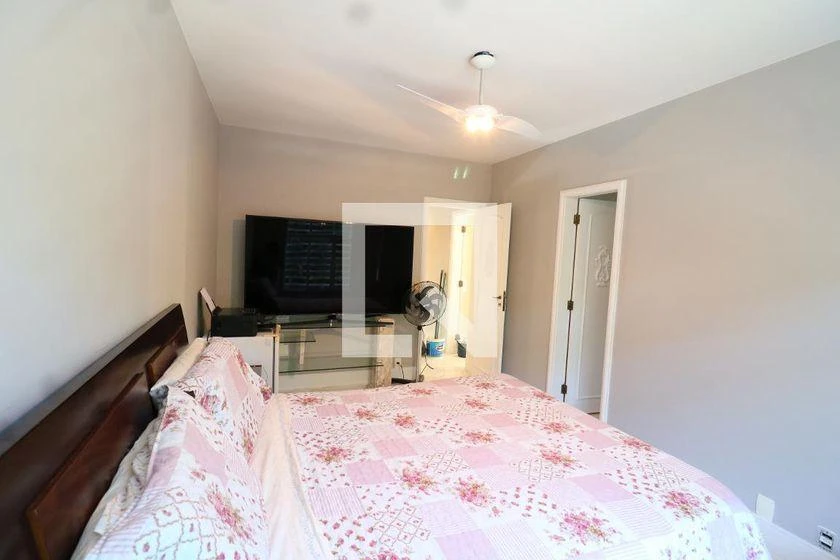 Furnished house with 5 en-suite bedrooms and open kitchen — photo 48