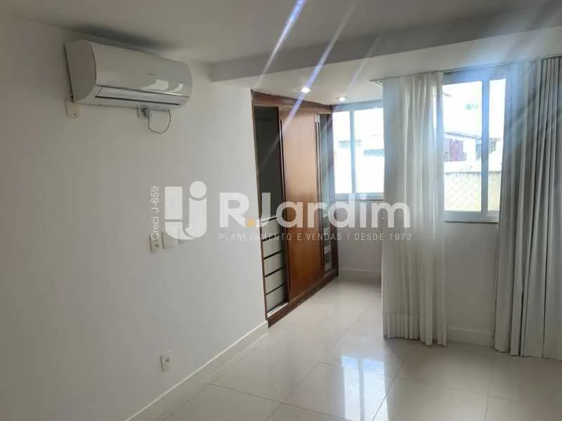 Rental apartment with 4 bedrooms and glassed balcony — photo 10