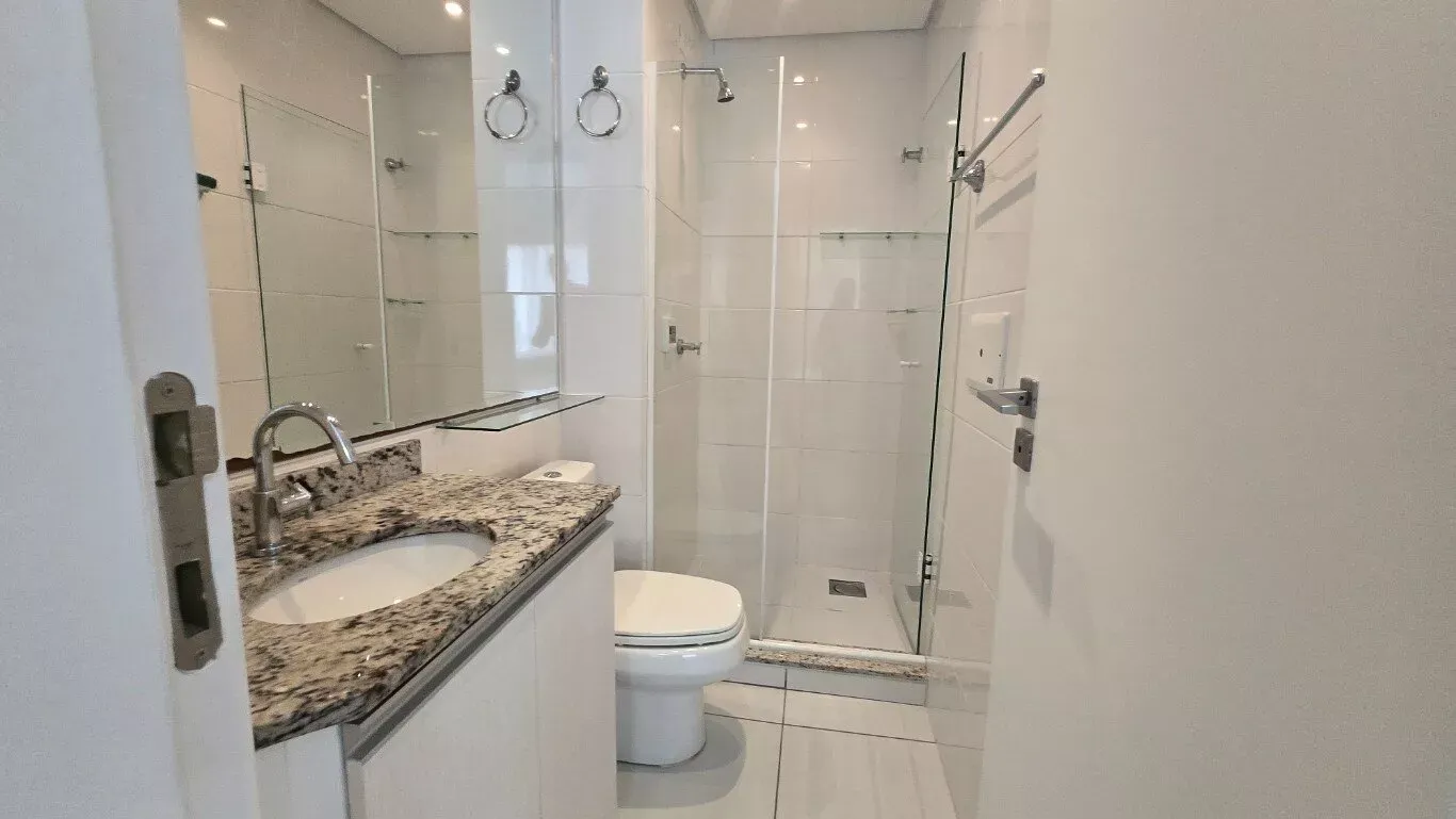 Wood or laminate floors in a one-bedroom apartment, 33 m² — photo 15