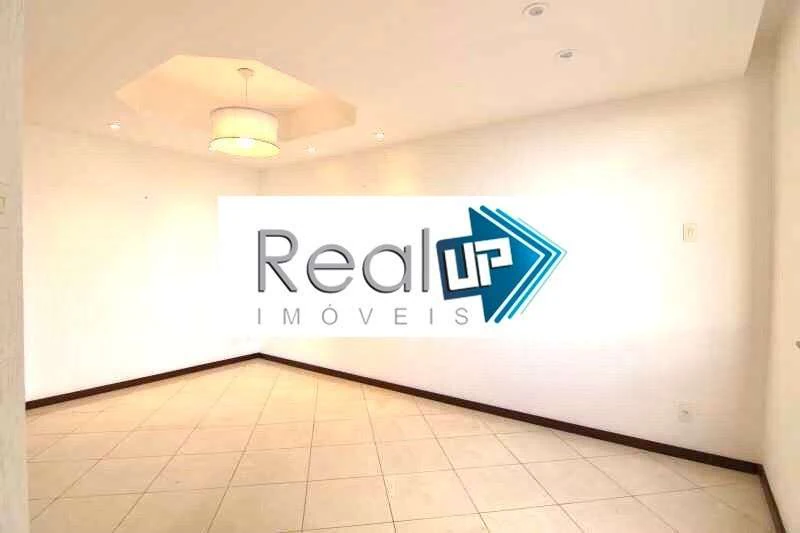 172 m² apartment with 3 bedrooms and a dedicated laundry area — photo 15
