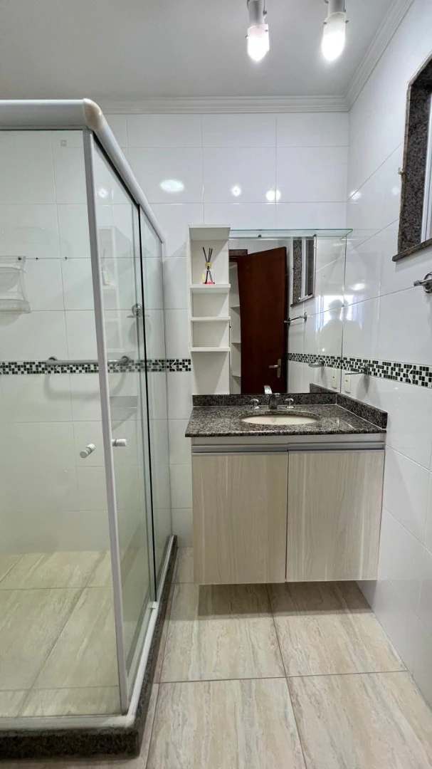 Casa com 6 quartos e jardim privativo com churrasqueira — photo 29