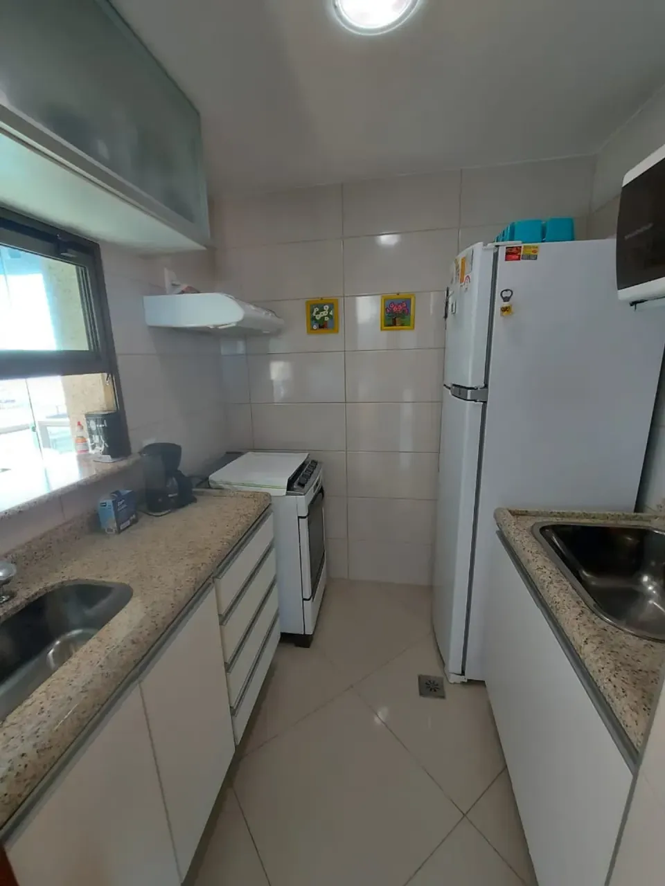 Furnished apartment with 2 bedrooms and floor to ceiling windows — photo 4