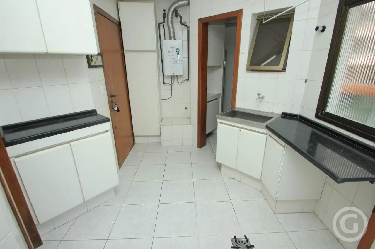 206 m² apartment with 4 bedrooms and 2 en-suites — photo 4