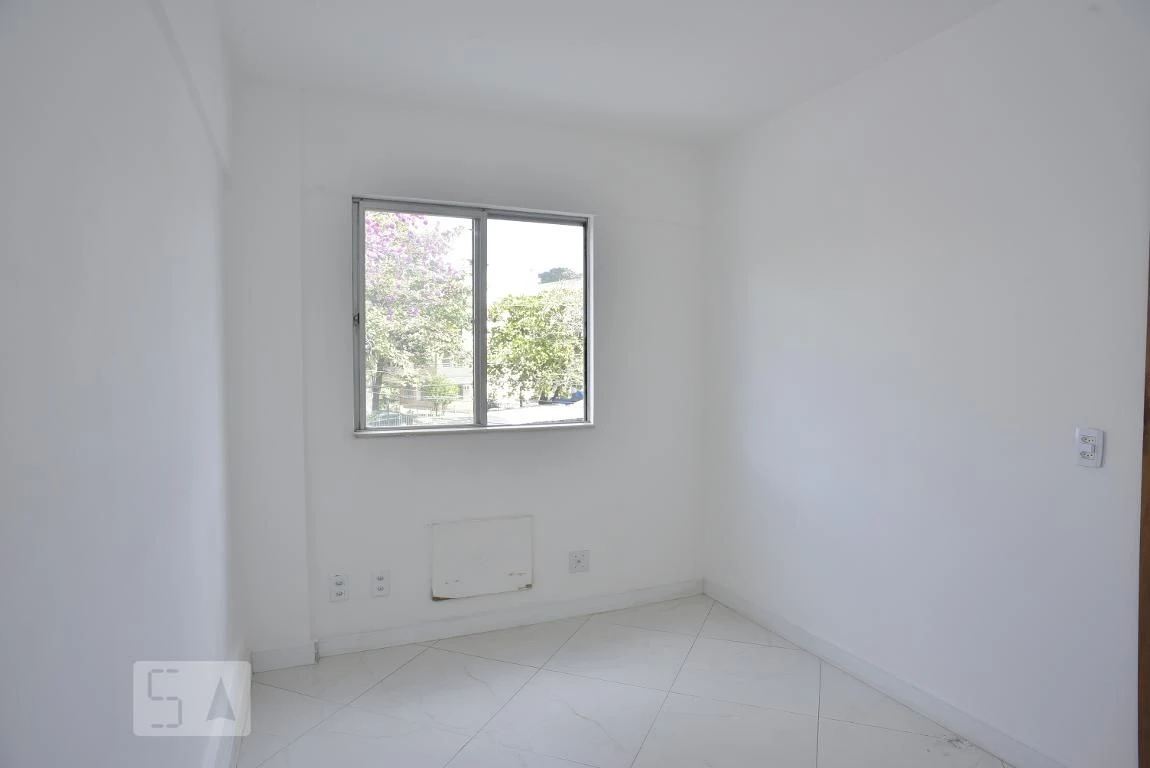 2-bedroom apartment in a building with a gym — photo 7