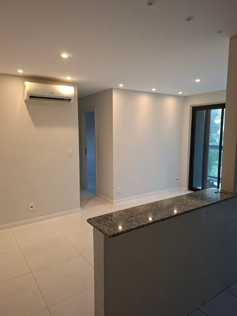 Apartment with 3 bedrooms and 2 bathrooms, includes parking — photo 7